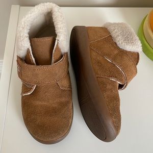 Toddler Boy Ugg shoes size 10